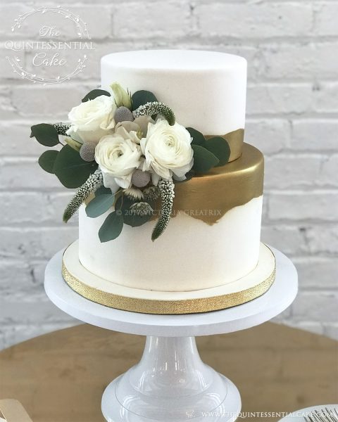 White & Gold Cutting Cake With Fresh Flowers | The Quintessential Cake | Chicago | Luxury Wedding Cakes | Company 251