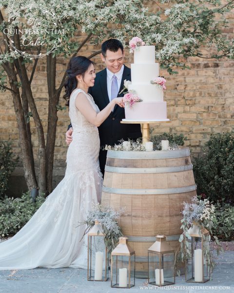 Bride & Groom Cake Cutting | The Quintessential Cake | Chicago | Luxury Wedding Cakes | Winnetka Community House